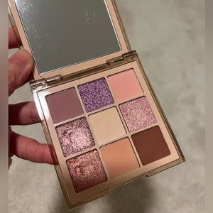 HUDABEAUTY Light Nude Obsessions eyeshadow palette, gently used